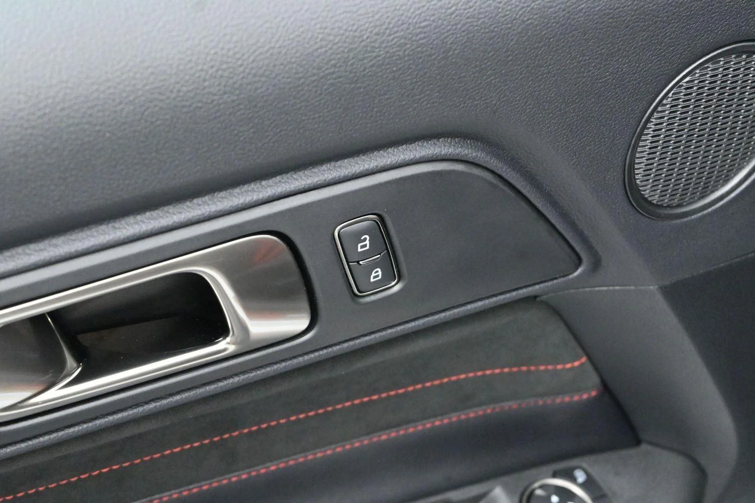 Used 2019 White Ford Shelby GT350 image 10