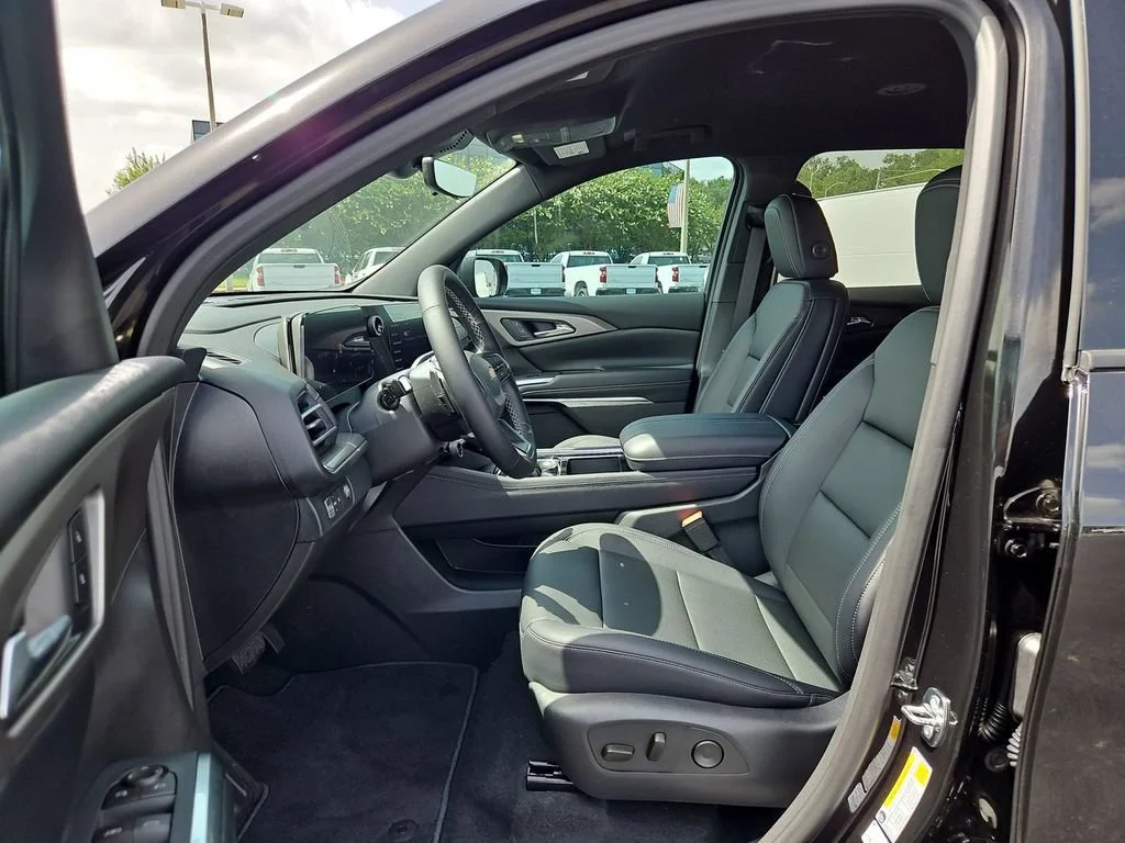New 2026 Mosaic Black Metallic Chevrolet LT image 11