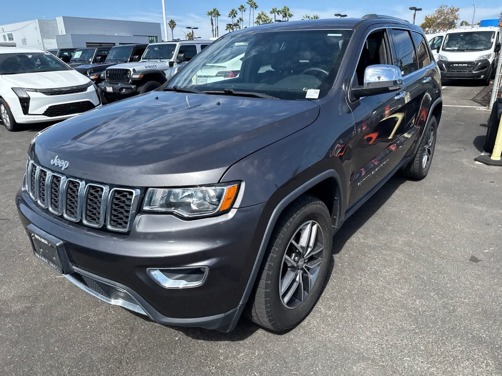Used 2018 Granite Crystal Metallic Clearcoat Jeep Limited image 13
