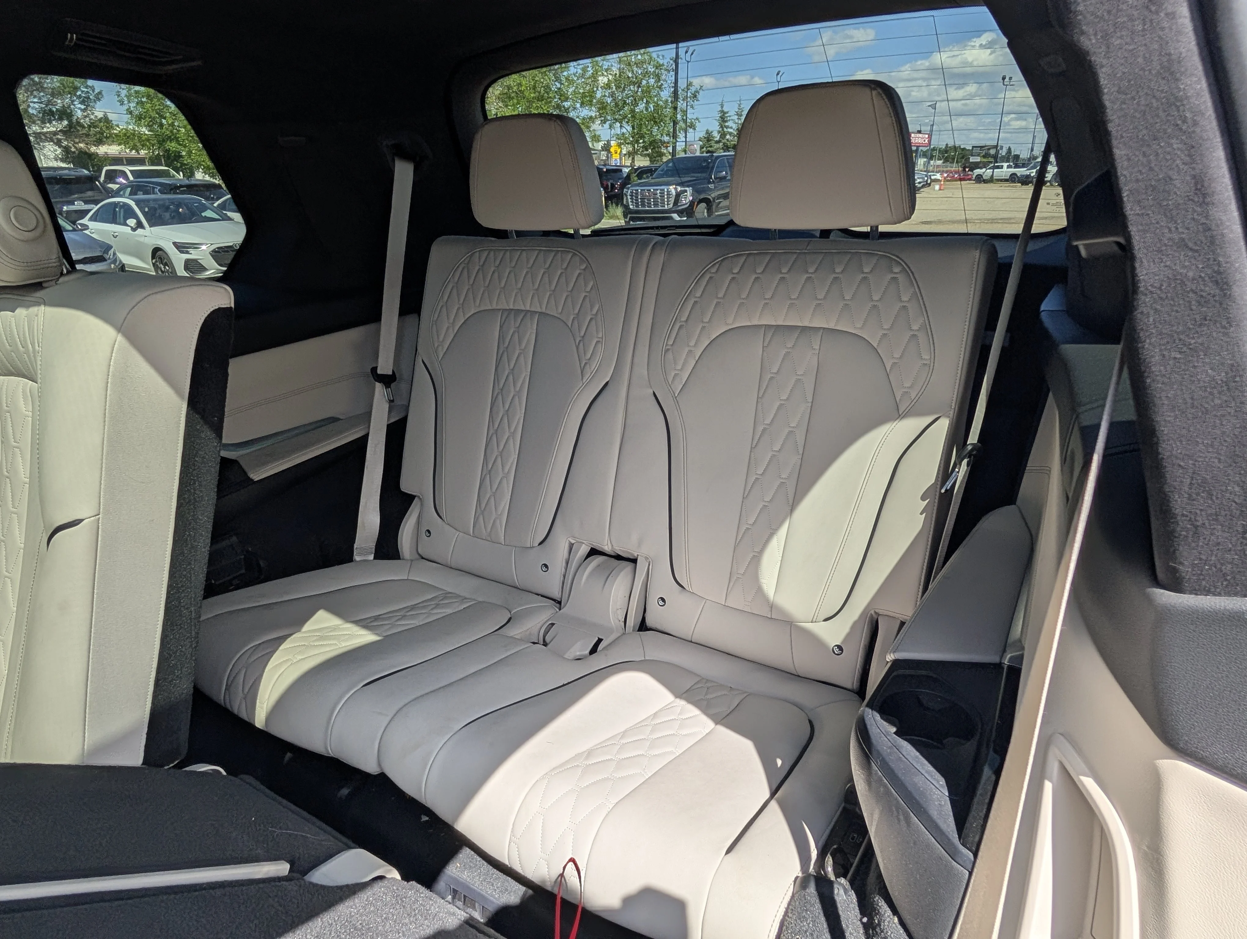 Used 2022 Manhattan Metallic BMW xDrive40i image 23