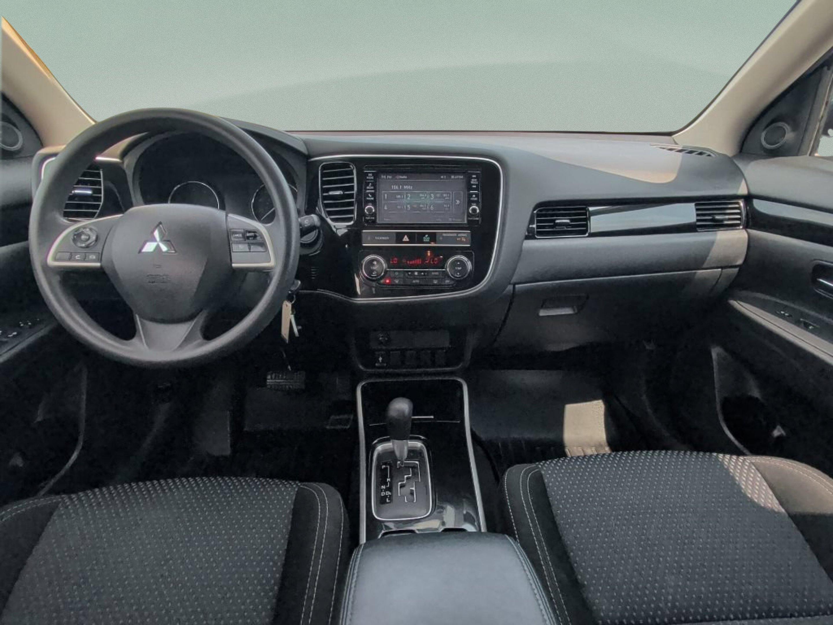Used 2019 Silver Mitsubishi ES image 30