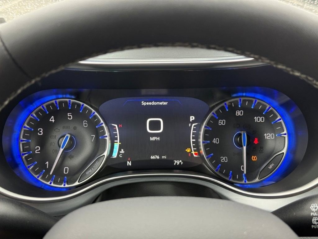 Used 2026 White Chrysler Limited image 35