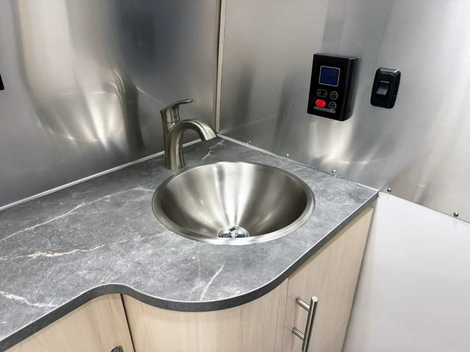 Used 2025 SILVER AIRSTREAM  image 37
