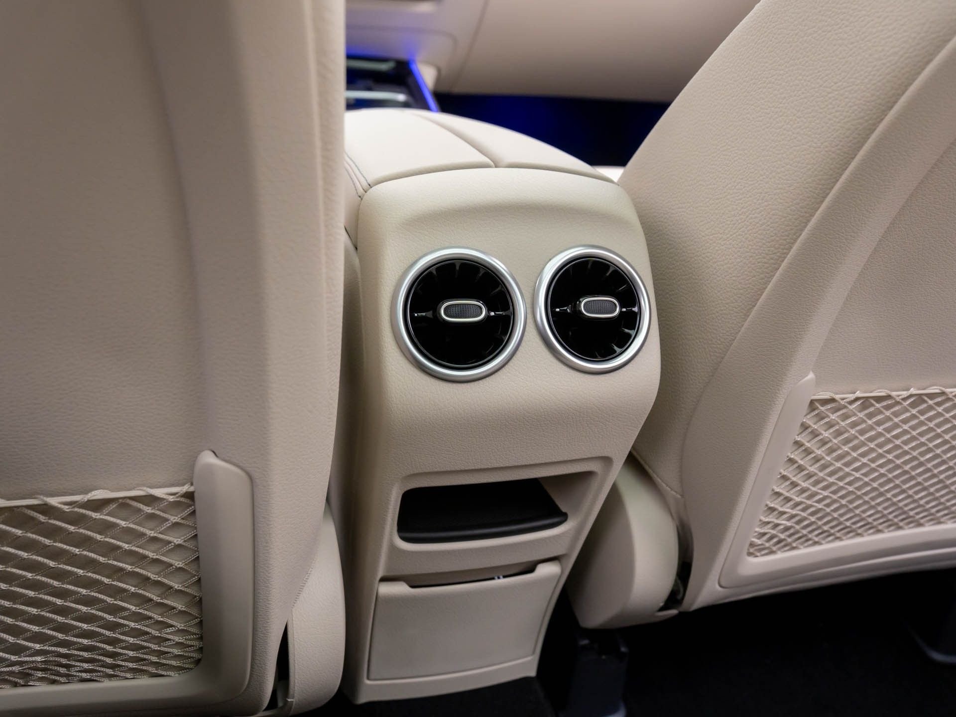 New 2026 Polar White Mercedes-Benz GLB 250 image 21