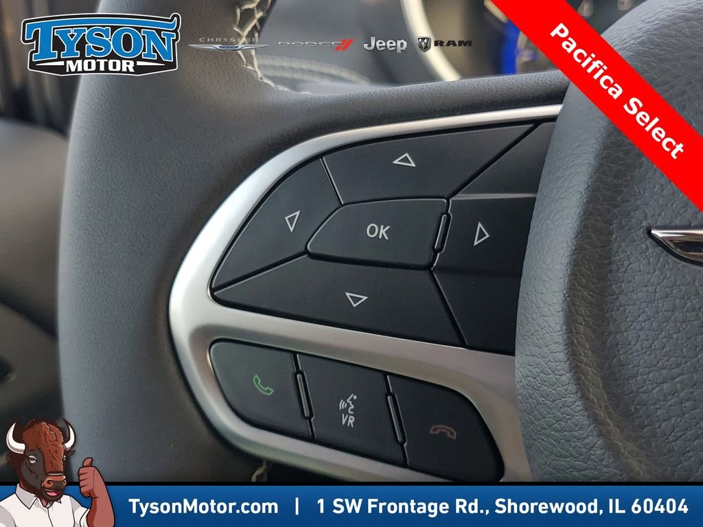 New 2026 Diamond Black Crystal Pearl-Coat Exterior Paint Chrysler Select image 26