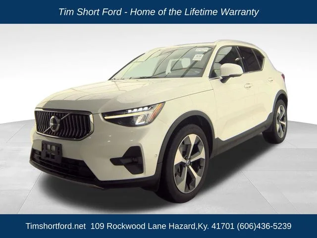2024 Volvo XC40 B5 Plus Bright Theme