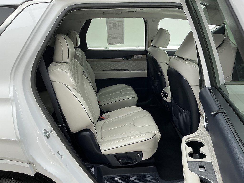 Used 2022 Hyper White Hyundai Calligraphy image 23