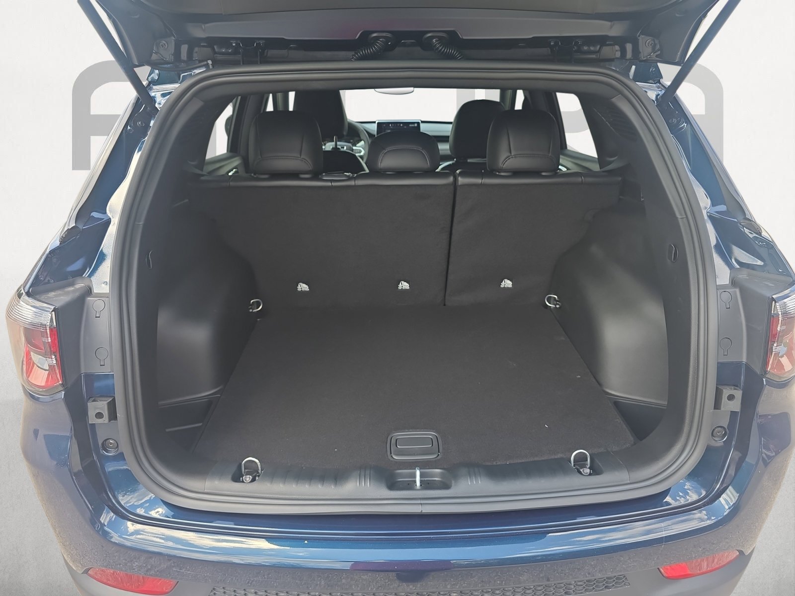 New 2026 Fathom Blue Pearl Coat Jeep Latitude Altitude image 12