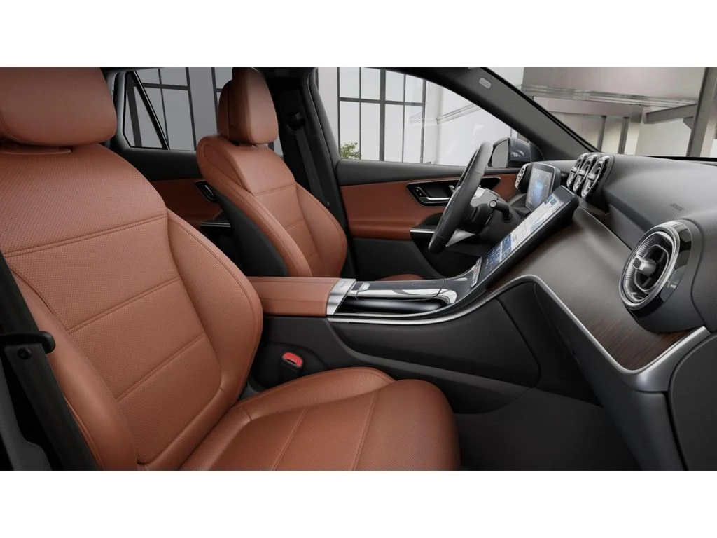 New 2027 White Mercedes-Benz GLC 300 image 38