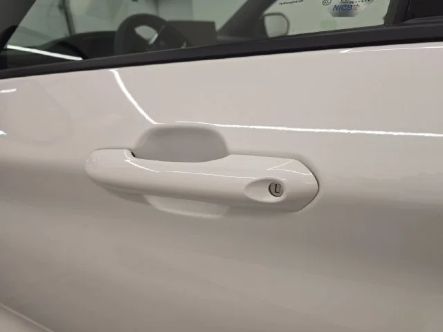 New 2027 Star White Metallic Tri-Coat Ford Platinum™ image 26