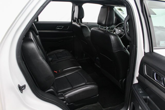Used 2018 White Platinum Clearcoat Metallic Ford XLT image 14