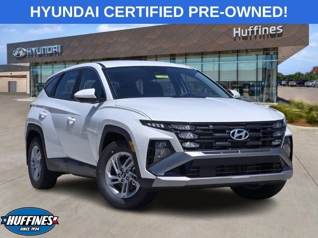 Certified Used 2025 White Hyundai SE image 1