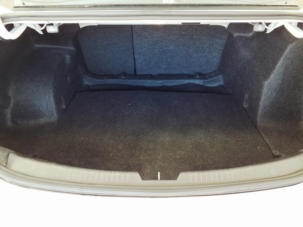 Used 2024 Summit White Chevrolet FL image 10