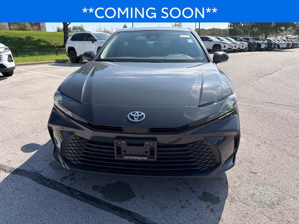 Used 2025  Toyota LE image 2