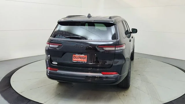 New 2026 Diamond Black Crystal Pearl-Coat Exterior Paint Jeep Limited image 9