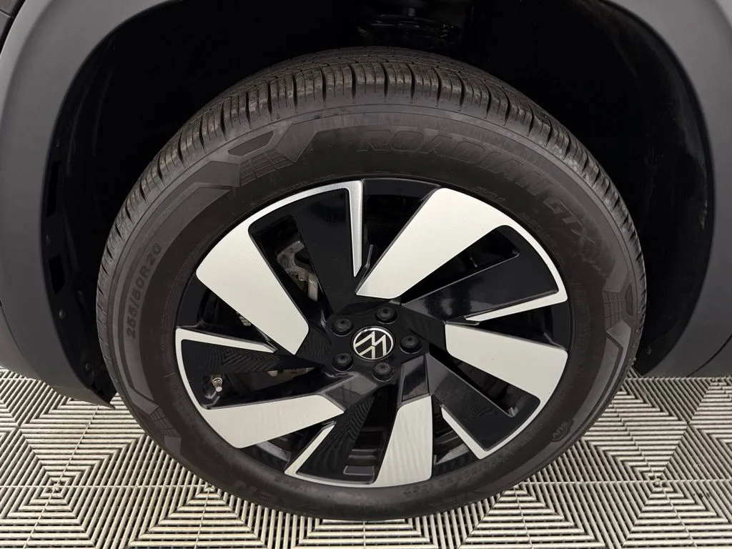 2025 Volkswagen Atlas Cross Sport SE w/Tech - Photo 10