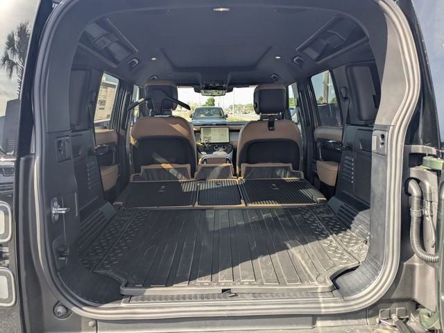 New 2026 Woolstone Green Land Rover X-Dynamic SE image 11
