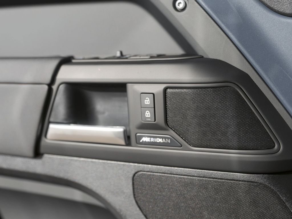 2026 Land Rover Defender S - Photo 27