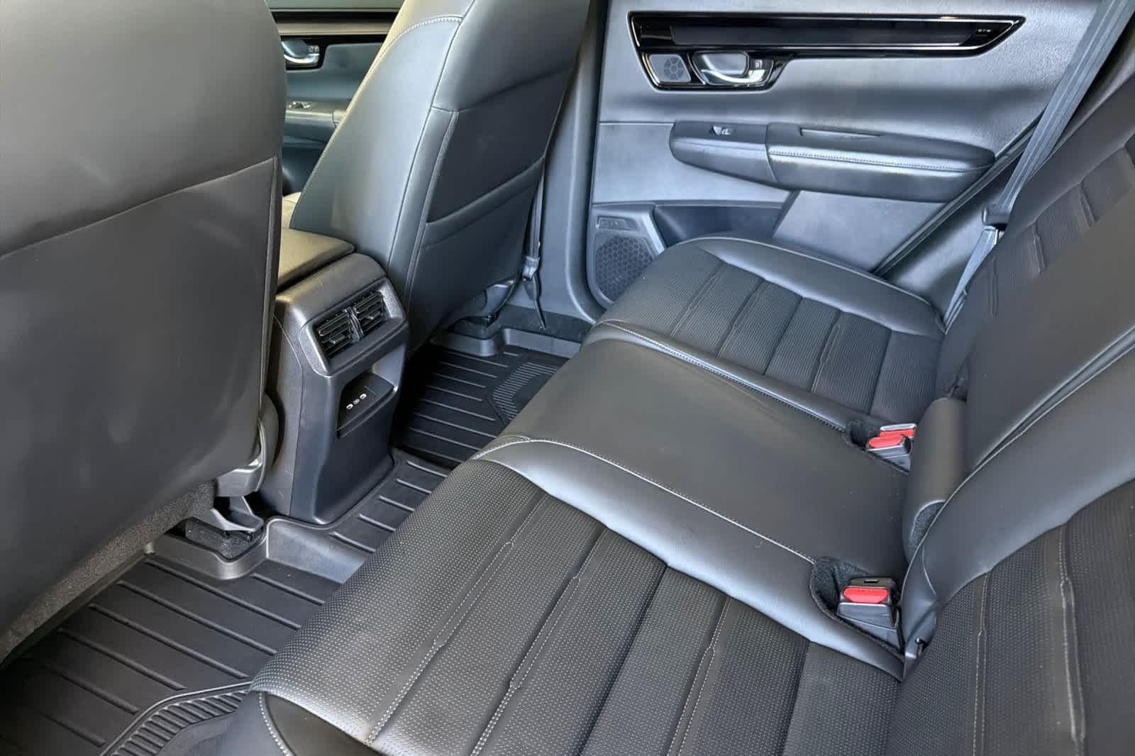 Used 2024 Lunar Silver Metallic Honda EX-L image 4
