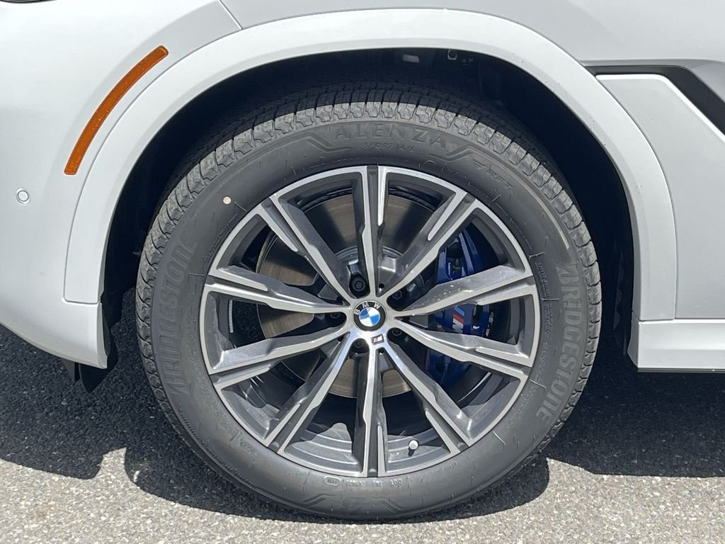 New 2027 White BMW xDrive40i image 10