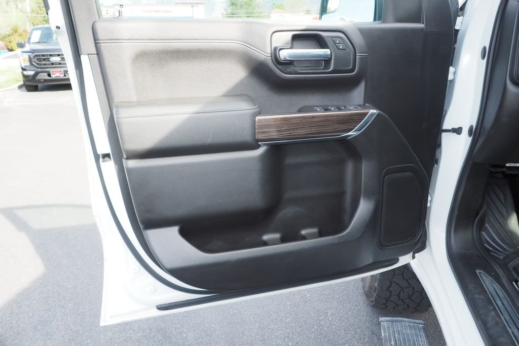 Used 2020 White Chevrolet LT Trail Boss image 13