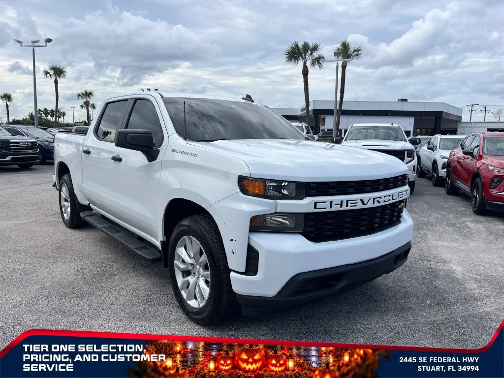 Used 2021 SUMMIT WHITE Chevrolet Custom image 3