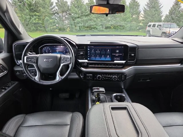 Used 2022 NORTHSKY BLUE METALLIC Chevrolet RST image 14