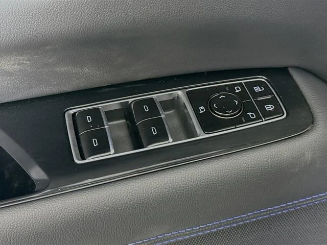 2026 Cadillac Escalade IQL Luxury - Photo 11