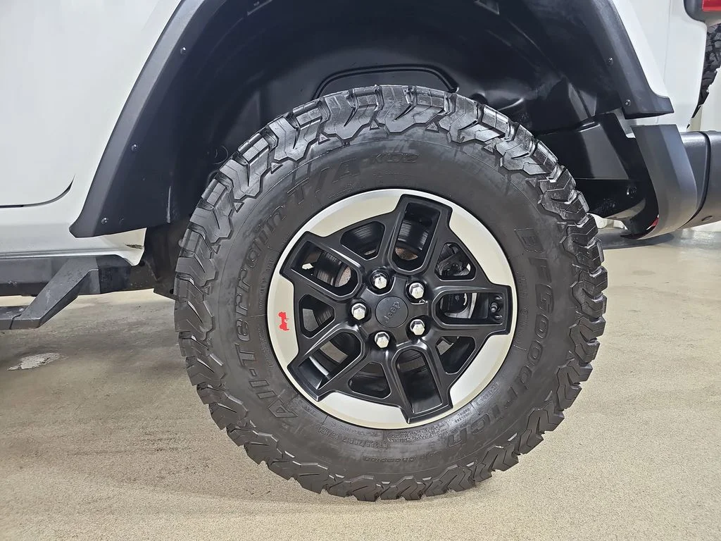 Used 2020 White/off-white Jeep Unlimited Rubicon image 36