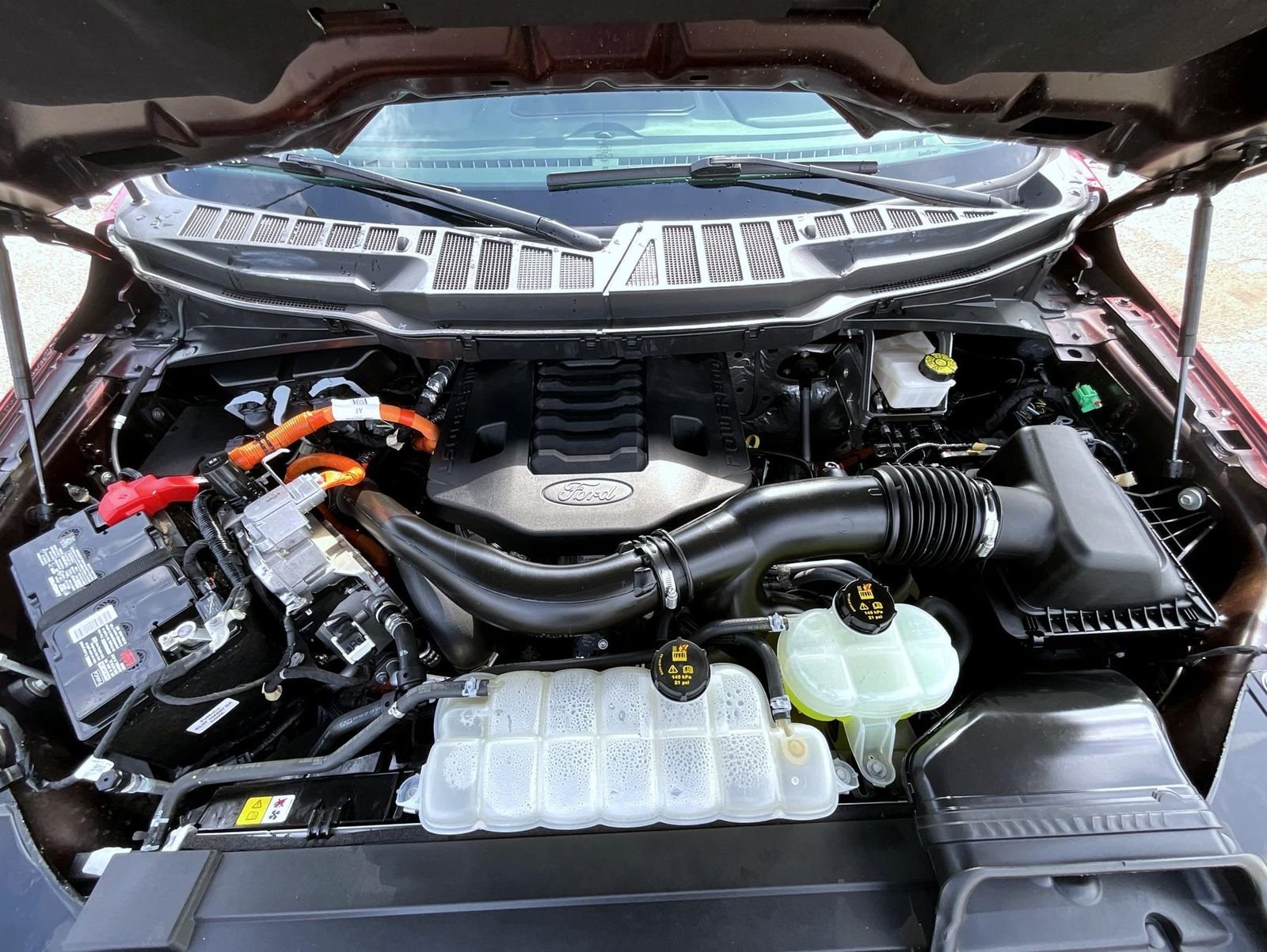Used 2023 Red Ford Lariat image 26