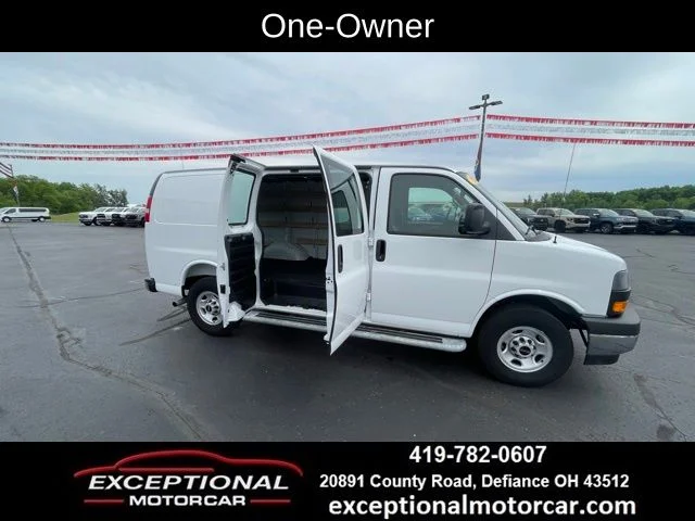 Used 2025 White GMC Work Van image 12