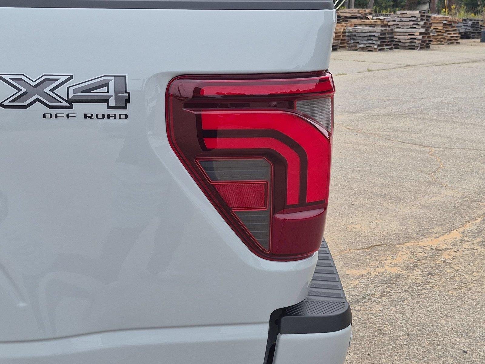 New 2026 Avalanche Ford Lariat® image 11