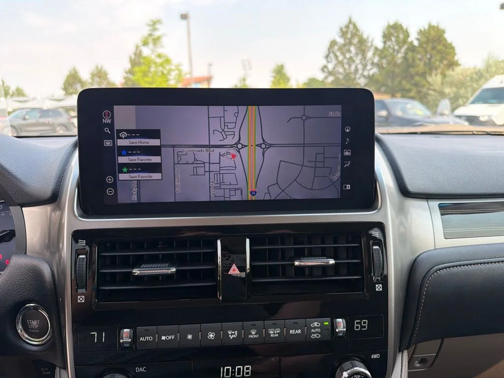 Used 2023 White Lexus 460 image 14