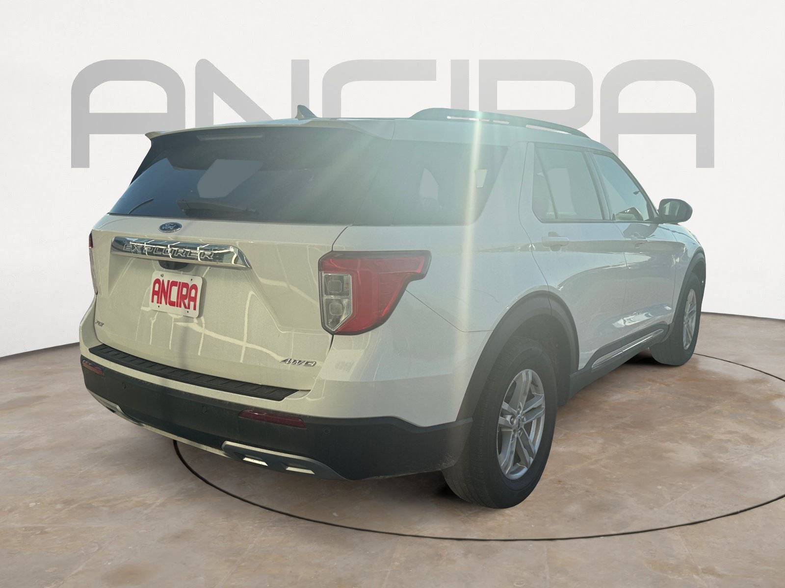 Used 2023 White Metallic Ford XLT image 10