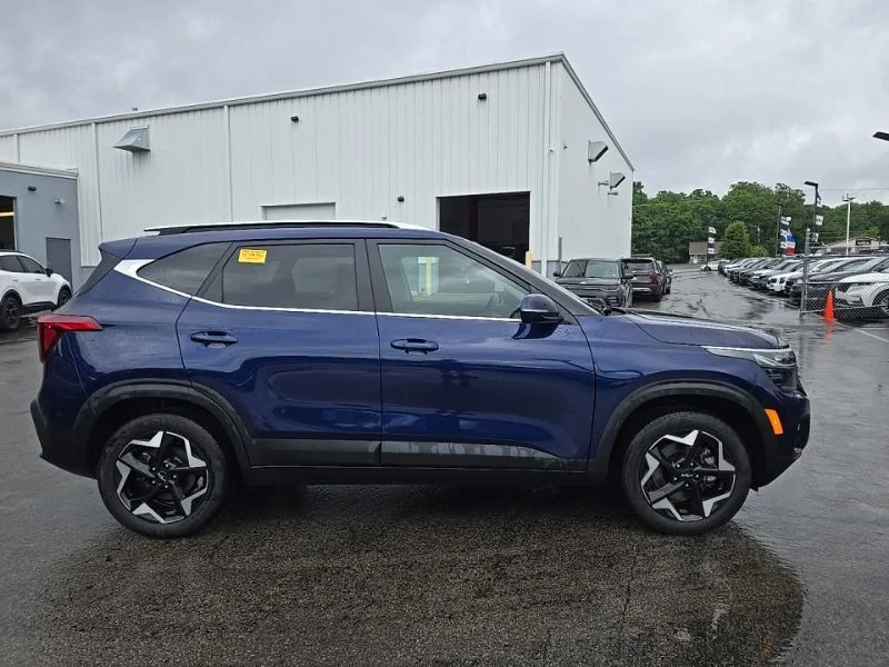 Used 2025 Blue Kia EX image 9