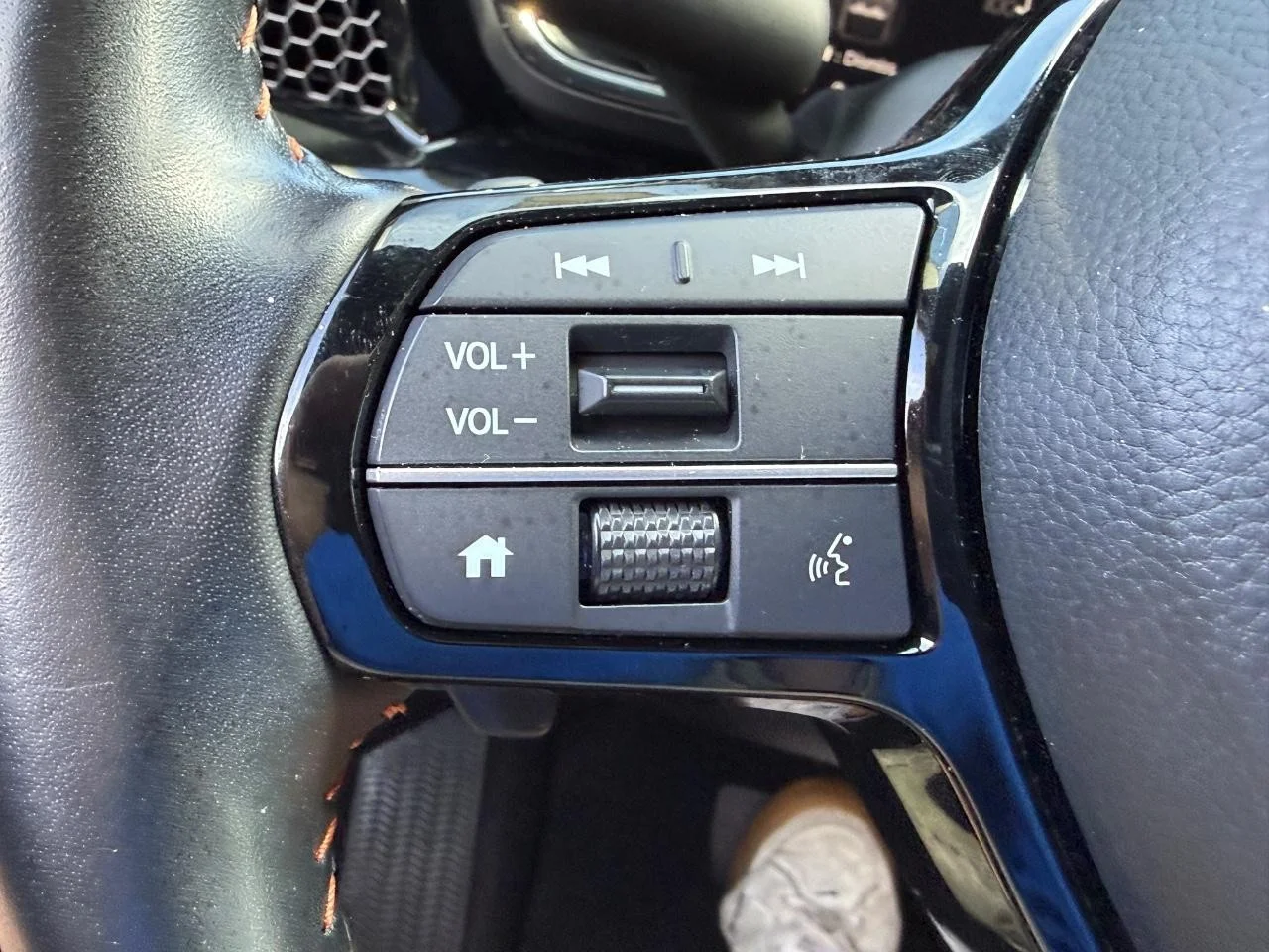 Certified Used 2025 Meteorite Gray Metallic Honda Sport Touring image 18