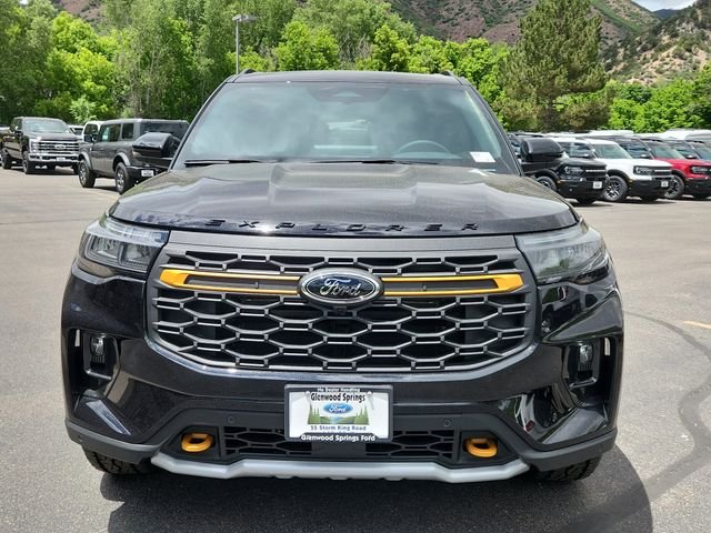 New 2026 Agate Black Metallic Ford Tremor® image 6