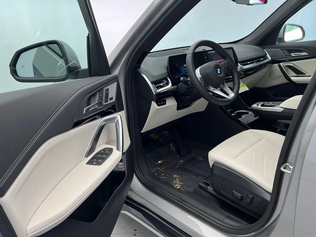 2026 BMW X1 28i - Photo 21