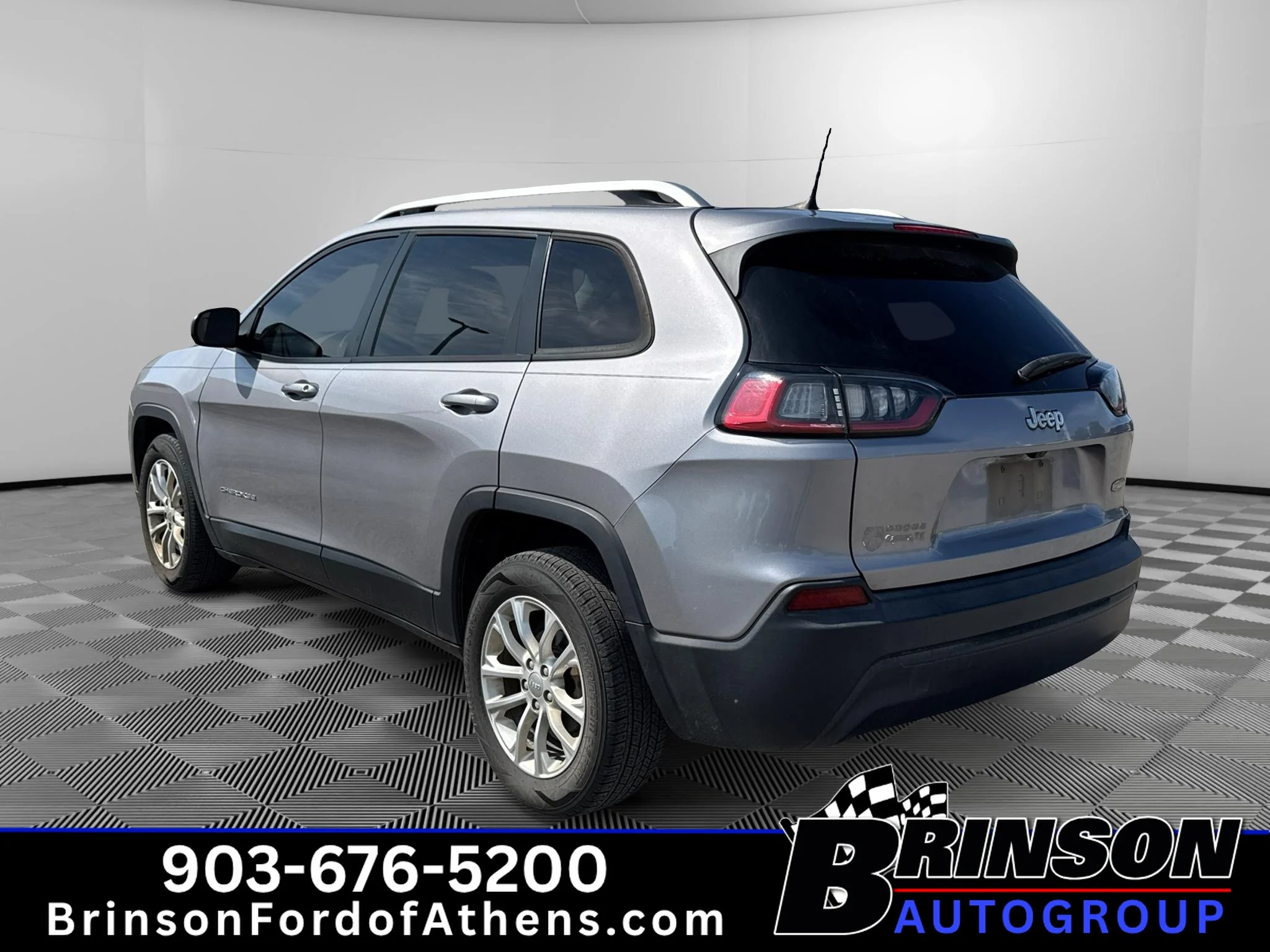 Certified Used 2020 Billet Silver Metallic Clearcoat Jeep Latitude image 7