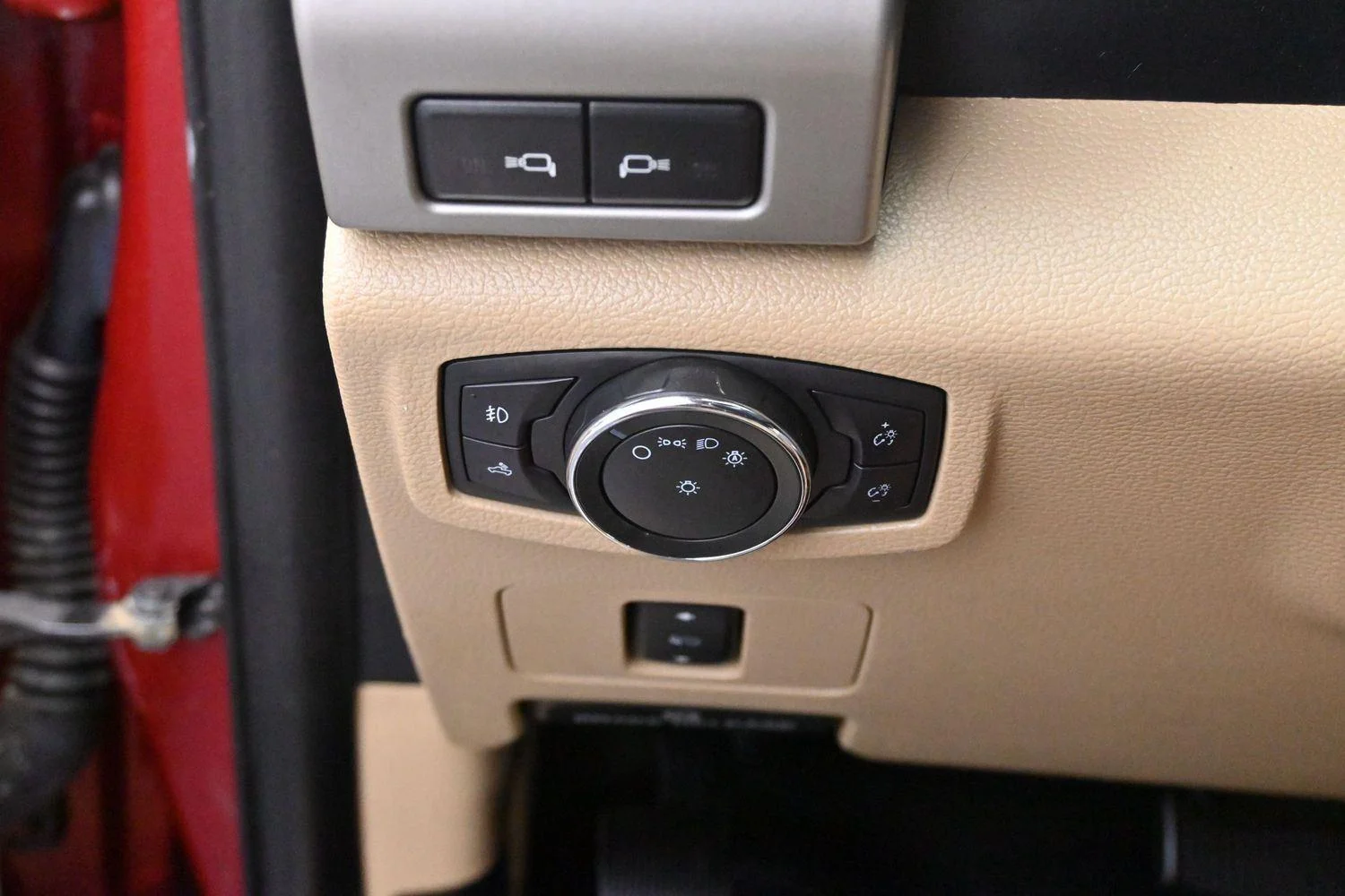 Used 2021 Rapid Red Metallic Tinted Clearcoat Ford LARIAT image 30