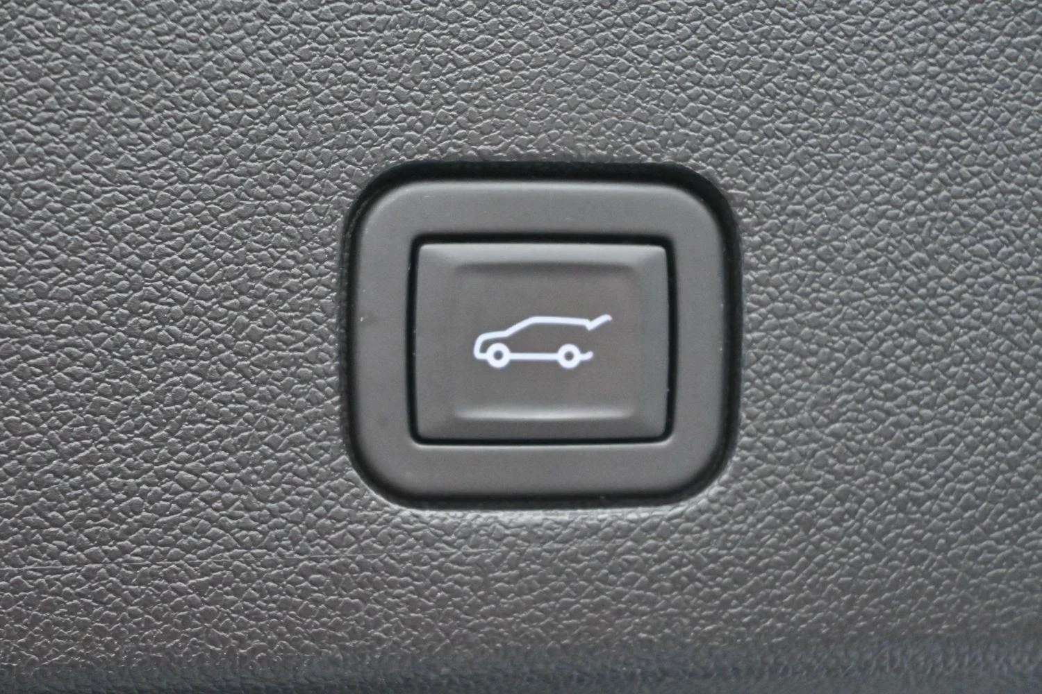 Used 2024 Argent Silver Metallic Cadillac Premium Luxury image 11