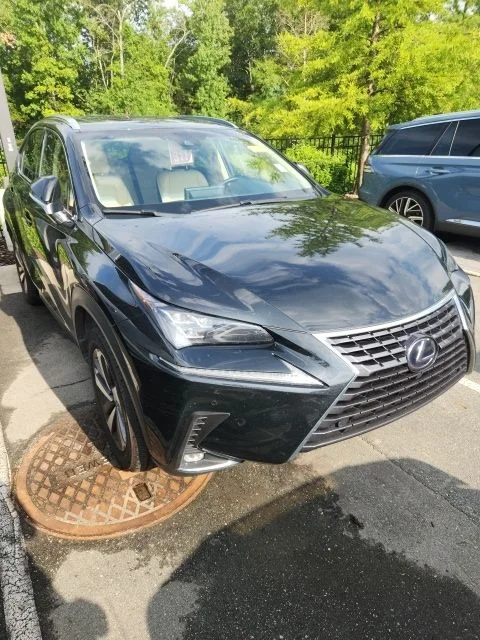 Used 2018 Black Lexus 300h image 2