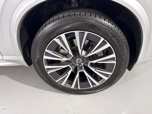 Used 2020 Silver Volvo T6 Momentum image 16