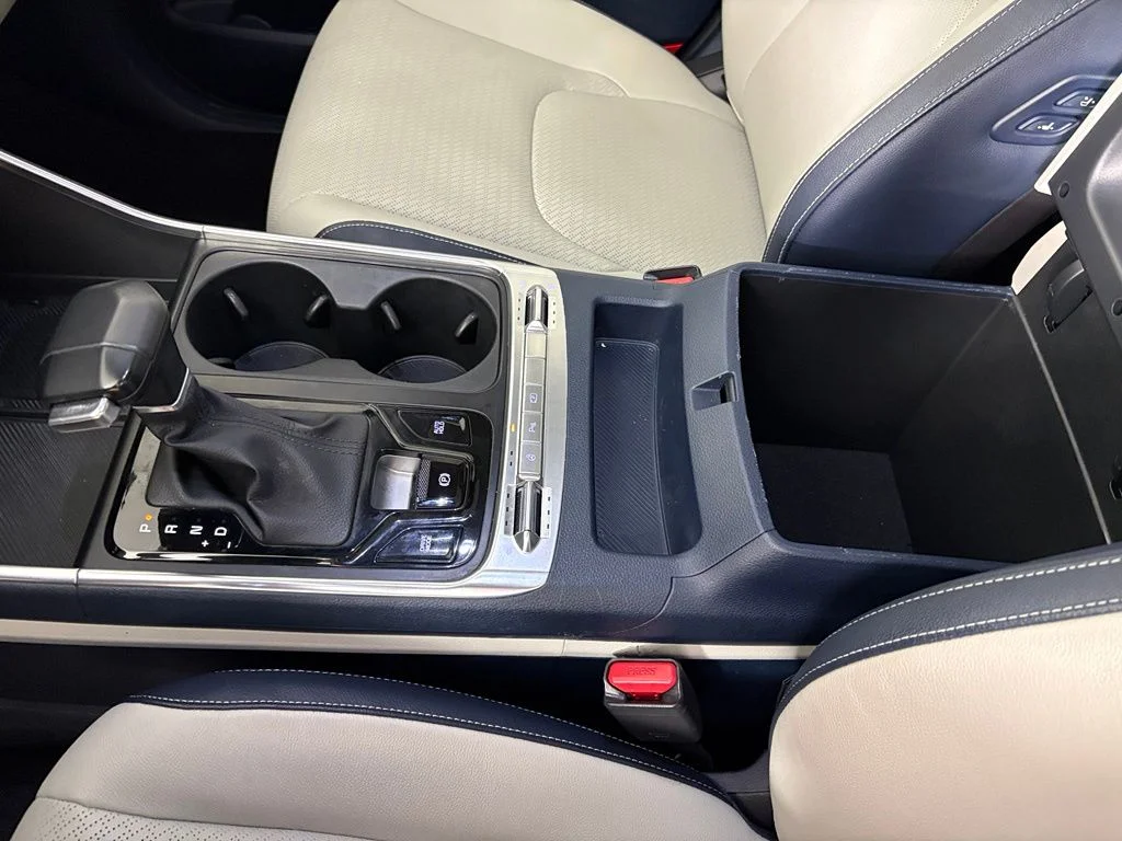 Used 2025 White Kia SX Prestige image 34