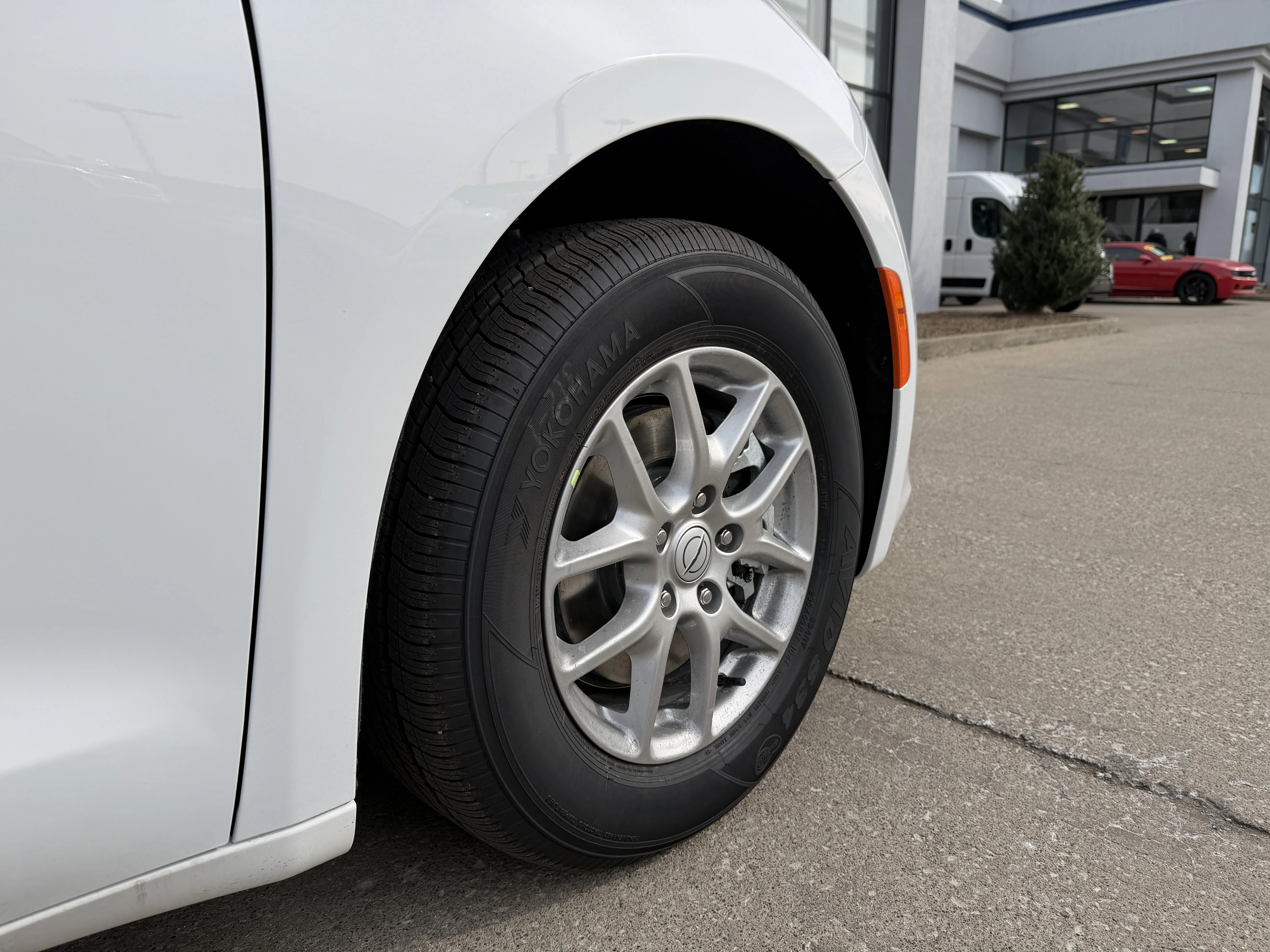 New 2026 Bright White Clear-Coat Exterior Paint Chrysler LX image 20