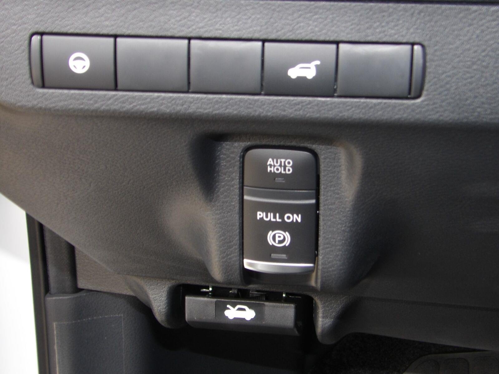 New 2026 Everest White Pearl TriCoat Nissan SL image 30