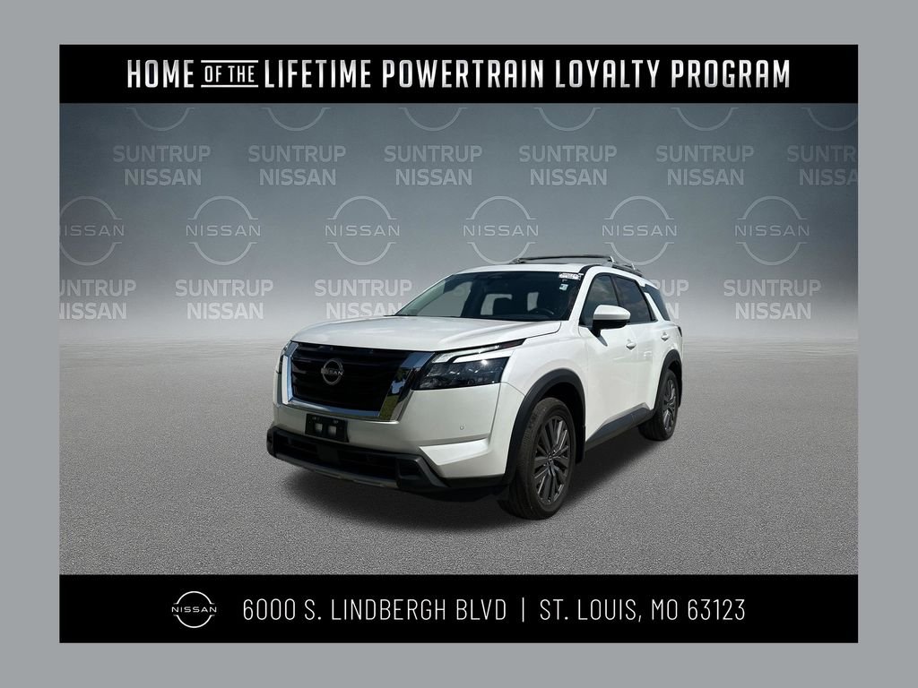 Used 2025 White Nissan SL image 1
