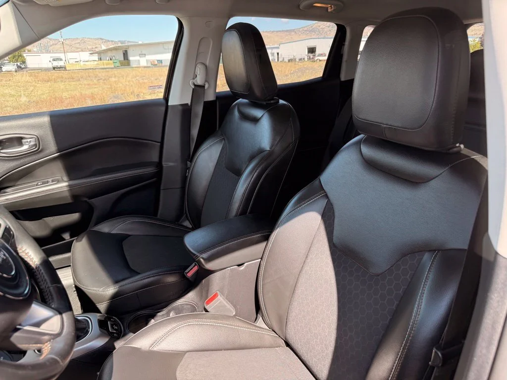 Used 2018 Diamond Black Jeep Latitude image 15