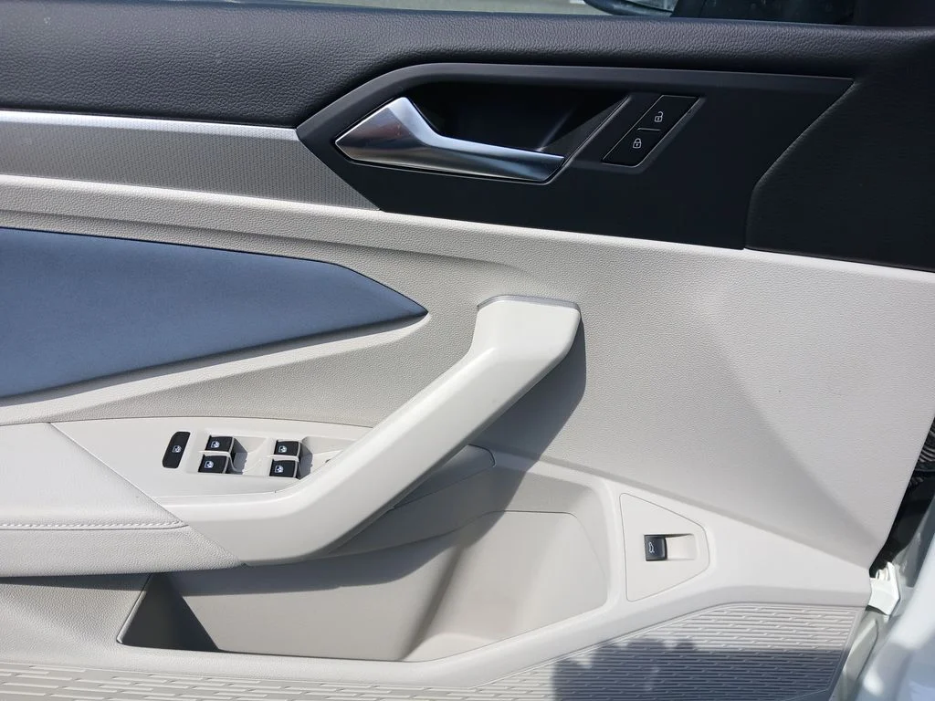 New 2026 White Volkswagen 1.5T SE image 11