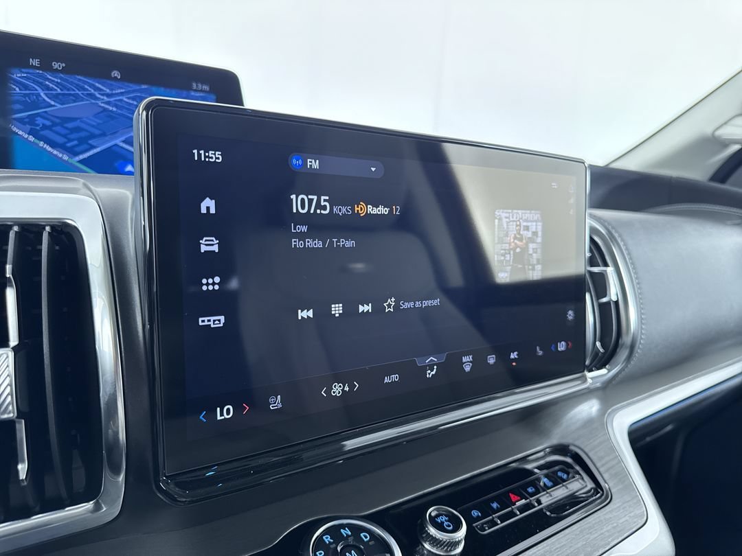 New 2027 Glacier Gray Metallic Tri-Coat Ford Platinum image 18